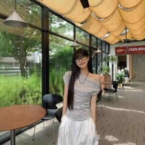 Design Slanted Shoulder Short Sleeve T-Shirt Women's 2026 Summer New Spice Girl Slim Slim Slim Off-the-Shoulder Striped Student Top