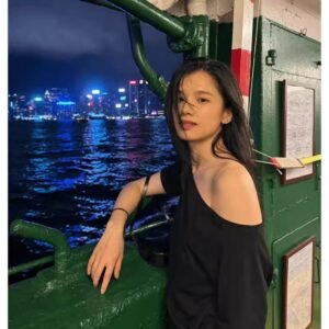 Design slanted shoulder short-sleeved women's off-the-shoulder short T-shirt summer pure desire hot girl loose black one-line shoulder clothes